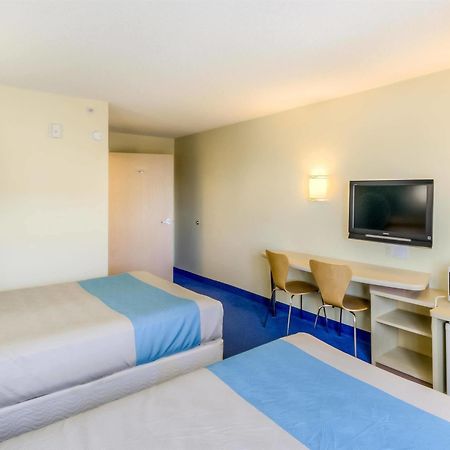 Motel 6-Estevan, Sk Luaran gambar