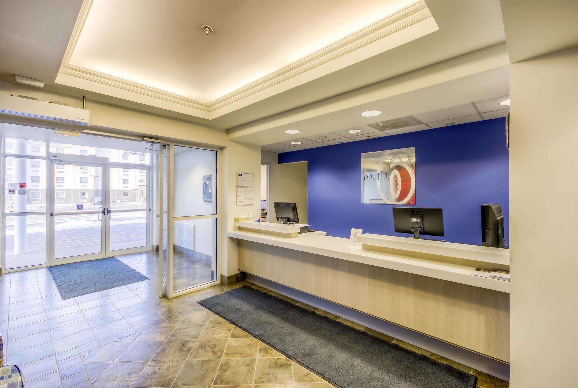 Motel 6-Estevan, Sk Luaran gambar