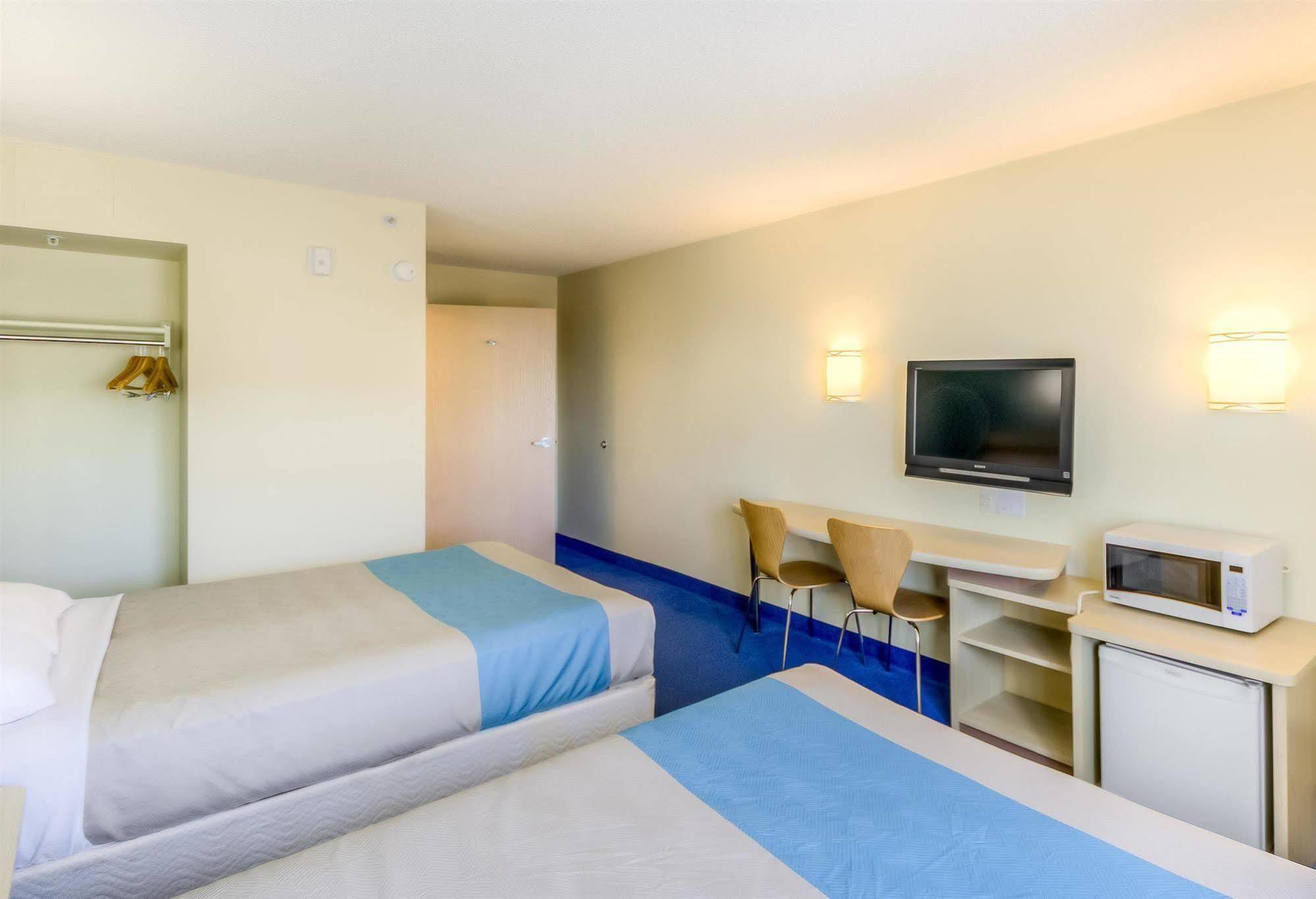 Motel 6-Estevan, Sk Luaran gambar
