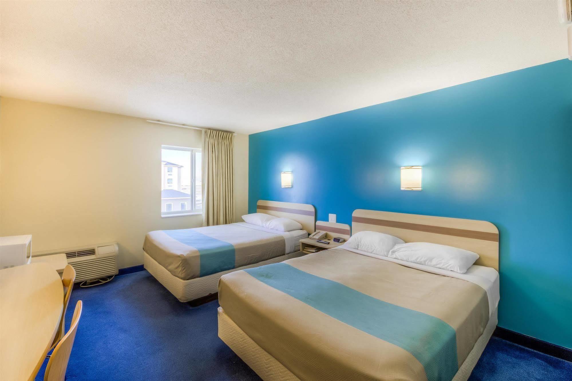 Motel 6-Estevan, Sk Luaran gambar