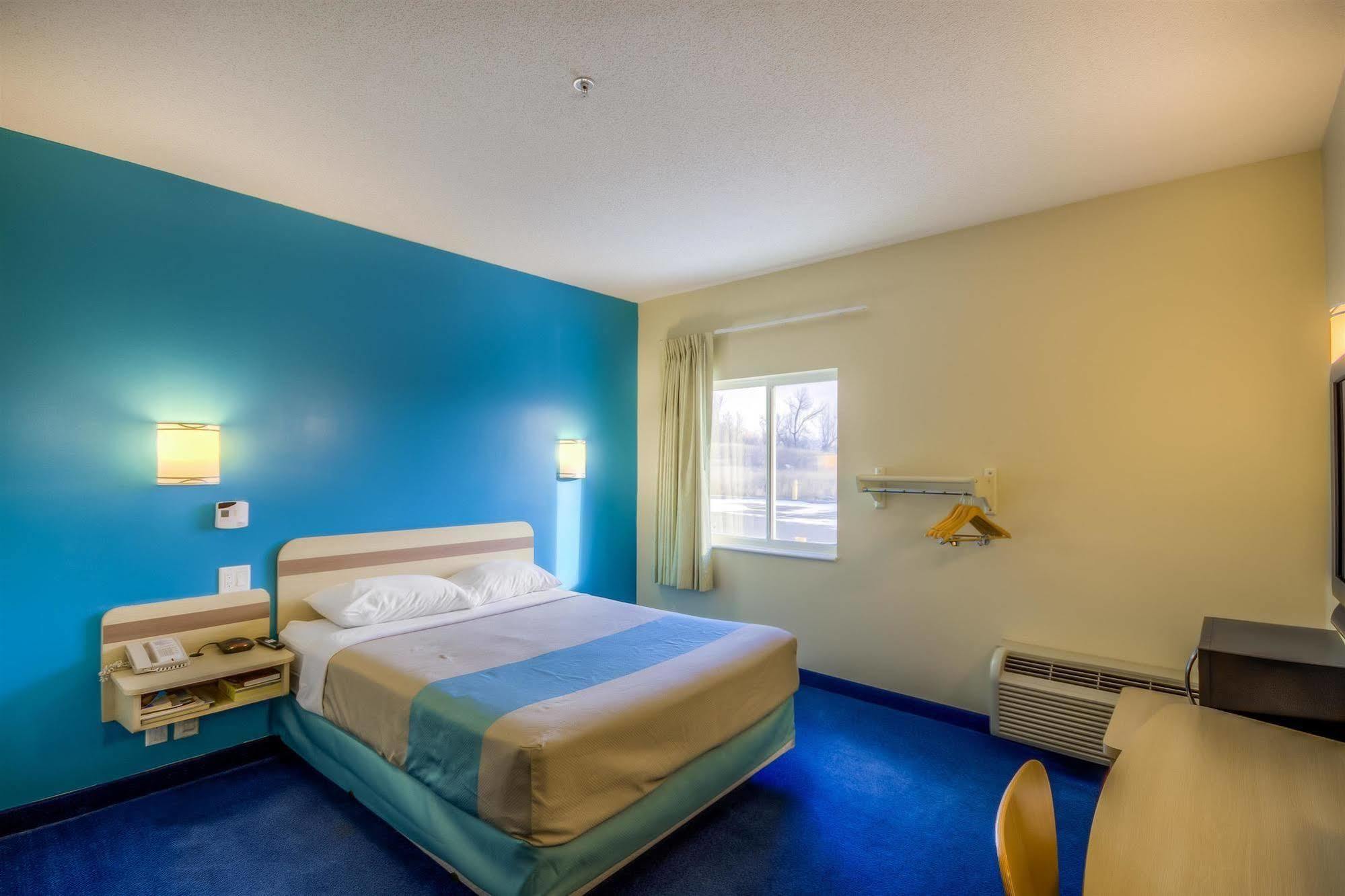 Motel 6-Estevan, Sk Luaran gambar