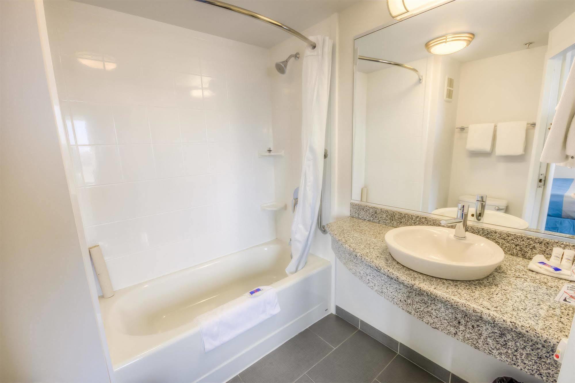 Motel 6-Estevan, Sk Luaran gambar