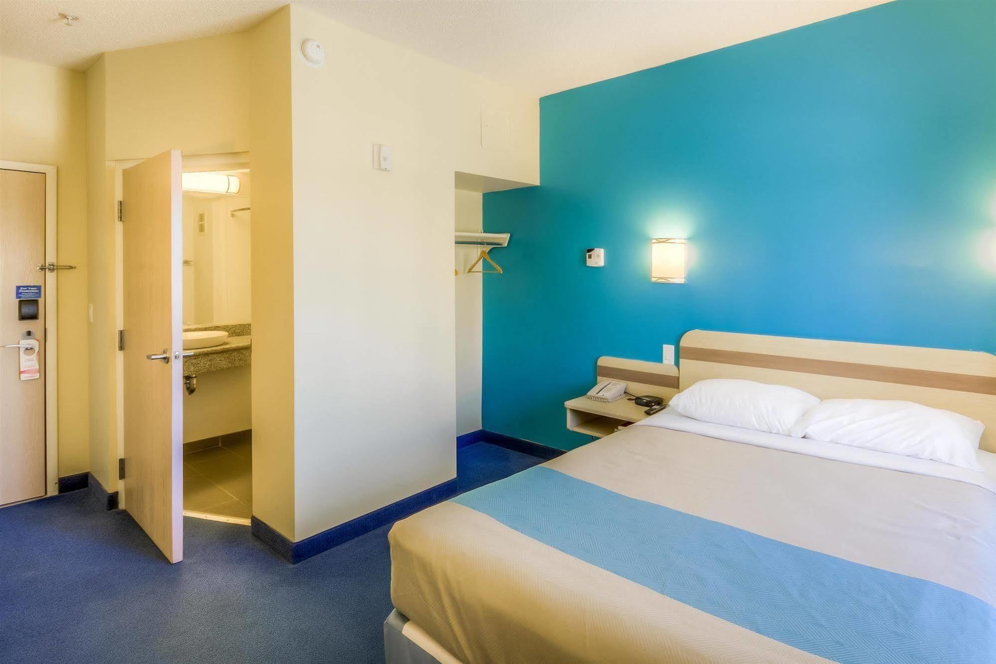 Motel 6-Estevan, Sk Luaran gambar