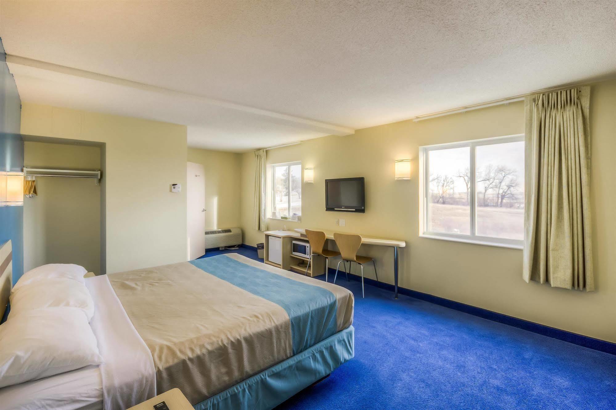 Motel 6-Estevan, Sk Luaran gambar