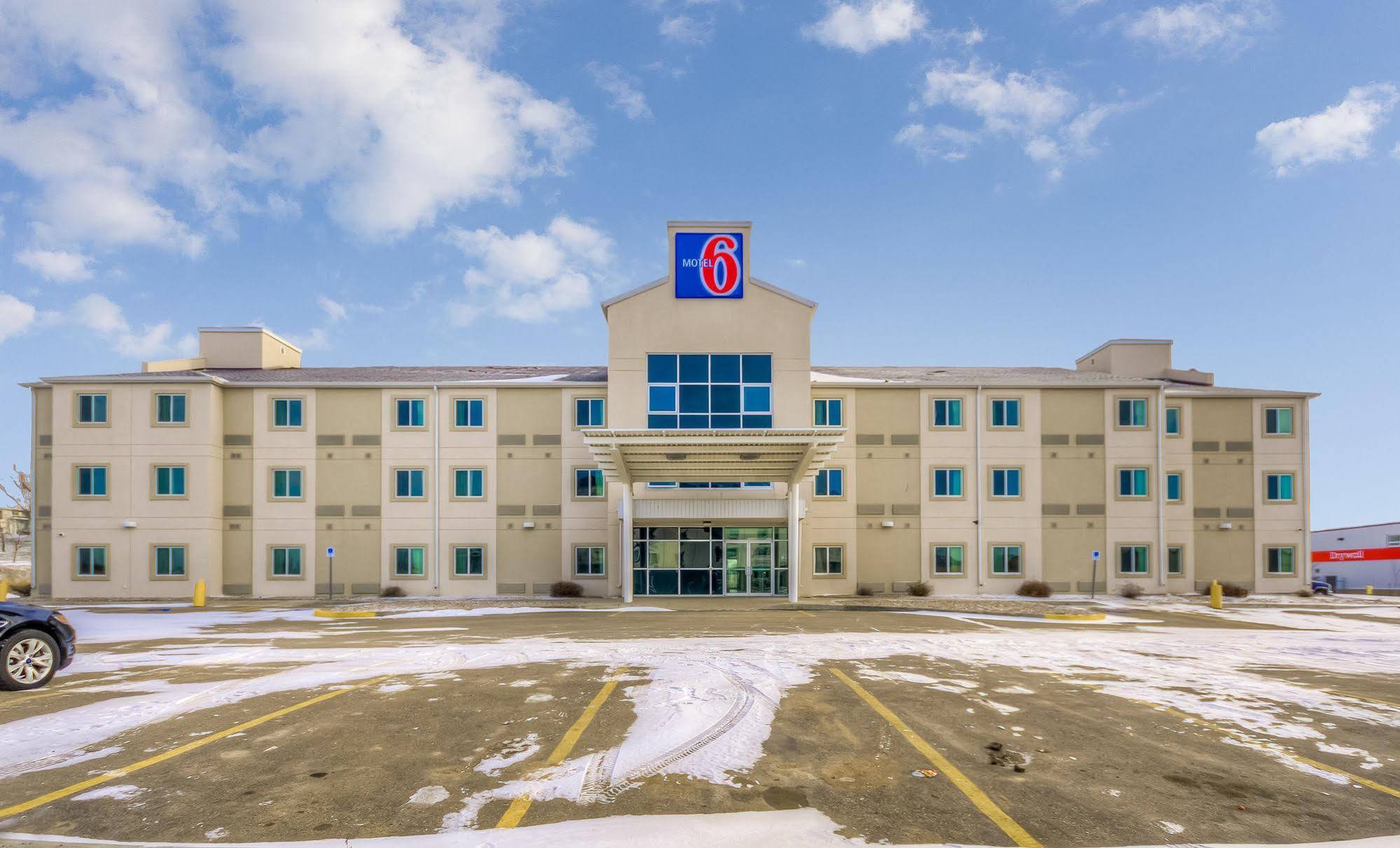 Motel 6-Estevan, Sk Luaran gambar